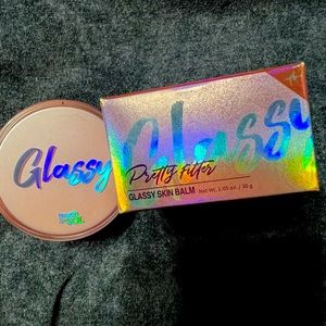 touch in SOL Glassy Skin Balm